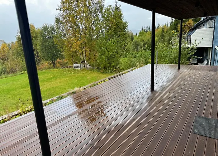 Sentral Tromsoya 公寓 *